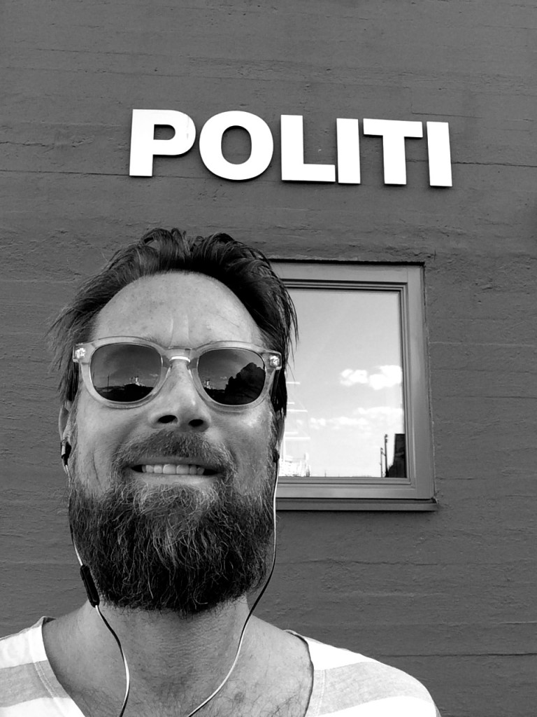 Asphaltwalking in Oslo. No cops around the day before the terror threat are announced.