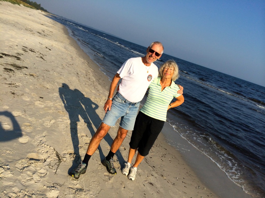 This was a very nice beachwaling kind of couple. They recognized me from the local newspaper. I bragged for a while. They walked home...